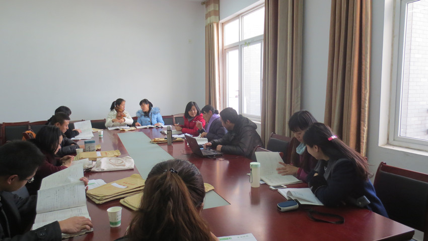 公共课教学部数学教研室召开专聘教师教学研讨会