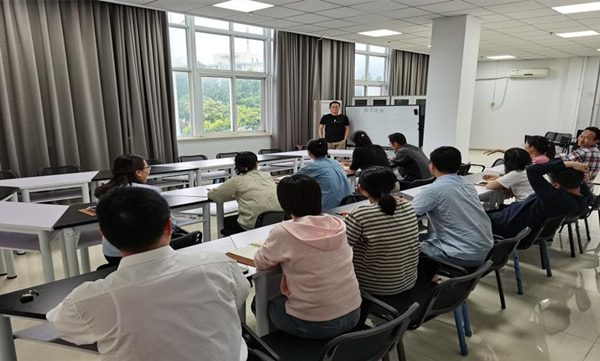 数学教研室召开《数学建模简介》专题培训会