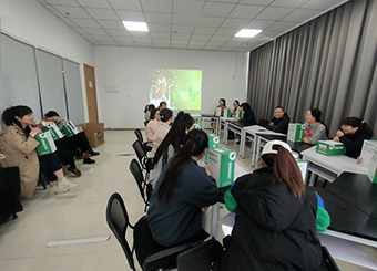 通识教育部开展“三八节”慰问活动