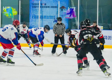 我校冰球队携手清华、北大、哈工大成功晋级第六届全国大学生冰球联赛决赛