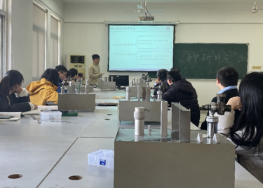 物理教研室李傲博士举办专题学术讲座