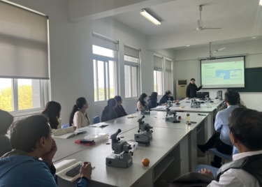 物理教研室张道弛博士举办专题学术讲座