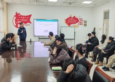 数学教研室宁克标博士开展“布朗运动：从微观随机到数学物理与金融应用”专题讲座