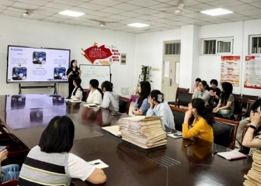 通识教育部汪慧老师开展关于中立型随机微分系统稳定性分析与同步控制研究的科研讲座
